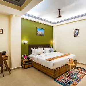 Tripli Silver Shine Varanasi